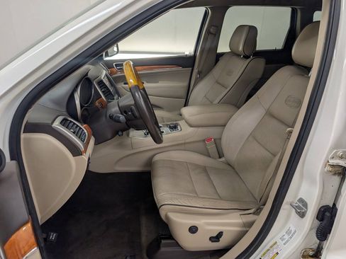 Used 2012 Jeep Grand Cherokee Overland w/ Mopar Chrome Edition Group AWD/4WD image 7