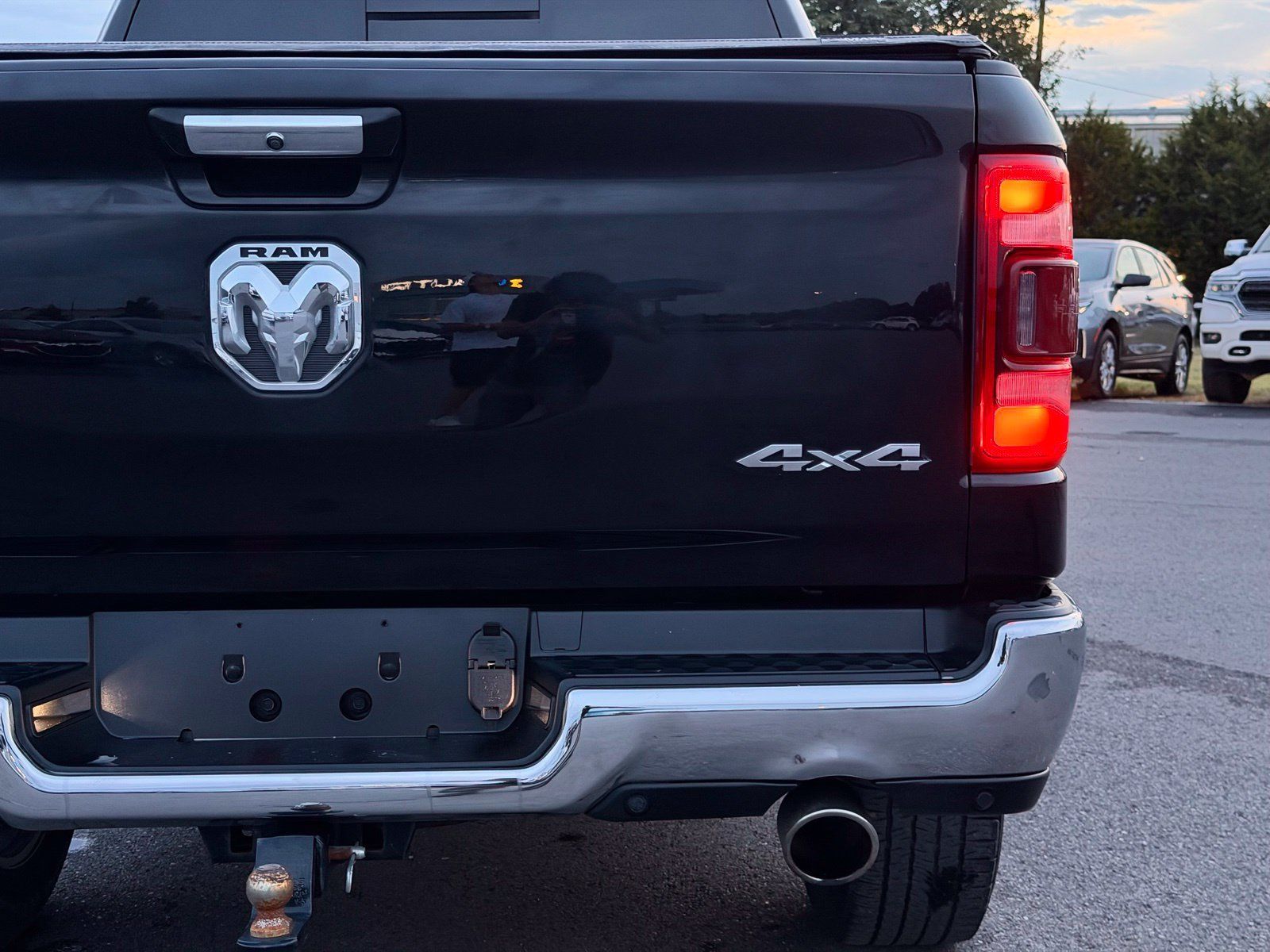 Used 2019 RAM 1500 Laramie AWD/4WD image 15