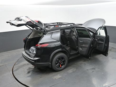 New 2026 Nissan Rogue SV image 45