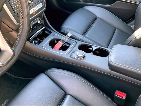 Used 2018 Mercedes-Benz CLA 250 4MATIC image 13