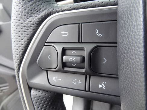 Used 2025 Toyota Tacoma TRD Sport AWD/4WD image 16
