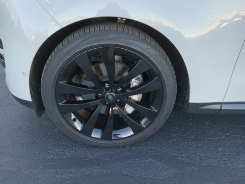 Used 2024 Land Rover Range Rover Sport SE image 6