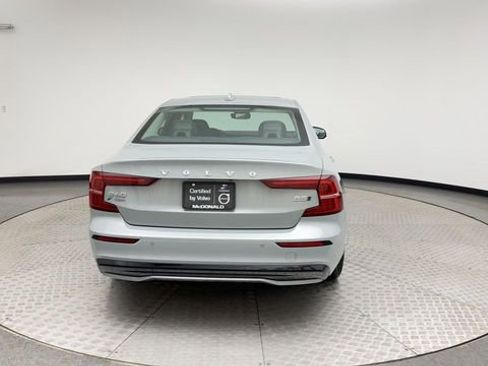 Certified 2025 Volvo S60 B5 Core image 3