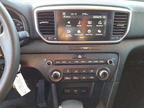 Used 2020 Kia Sportage LX image 21