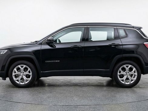 Used 2025 Jeep Compass Latitude image 5