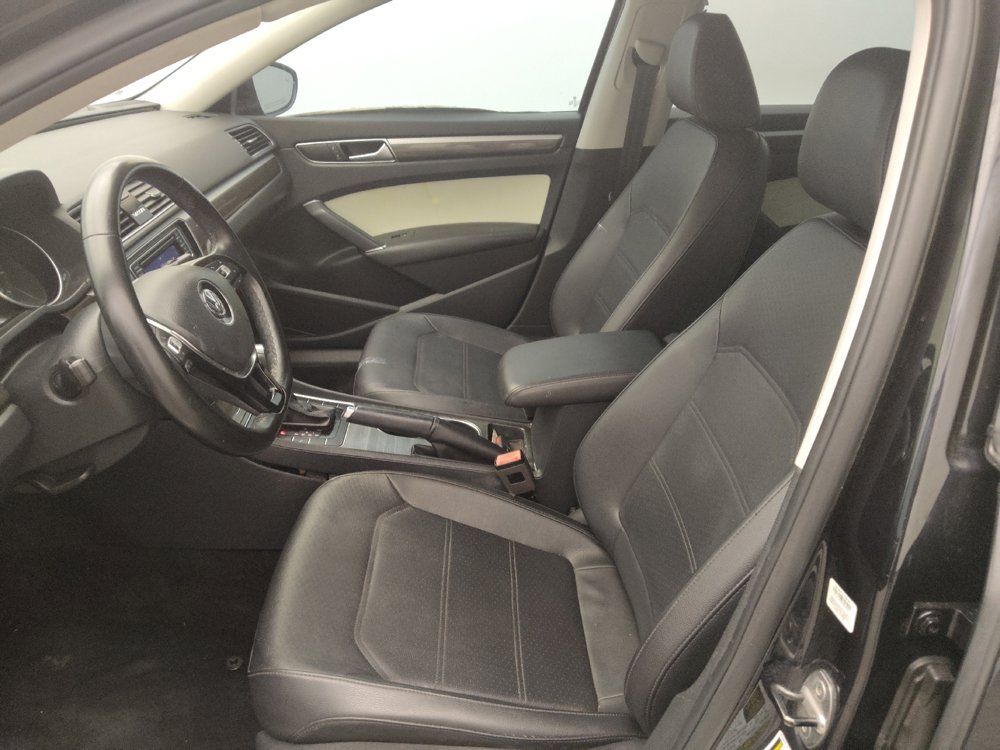 Used 2018 Volkswagen Passat 2.0T SE FWD image 17