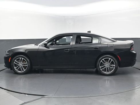 Used 2019 Dodge Charger SXT image 7