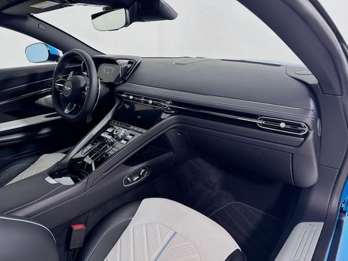 Used 2026 Aston Martin DB12 Coupe RWD image 24