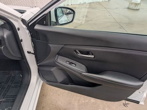 Used 2022 Nissan Sentra S FWD image 30