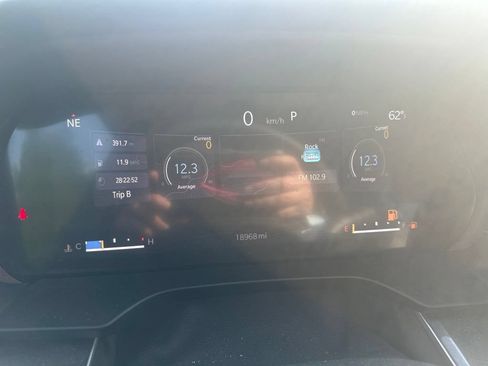 Used 2023 Jeep Grand Cherokee Altitude AWD/4WD image 14