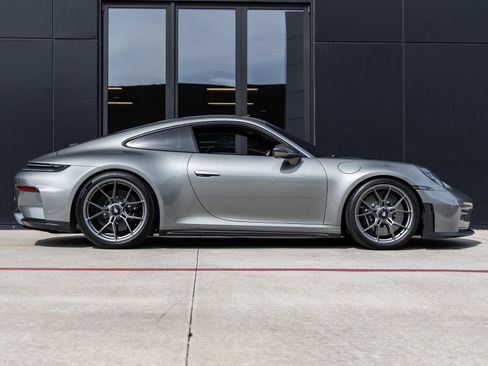 Used 2025 Porsche 911 GT3 RWD image 12