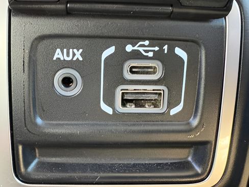 Used 2019 Jeep Wrangler Unlimited Rubicon AWD/4WD image 14