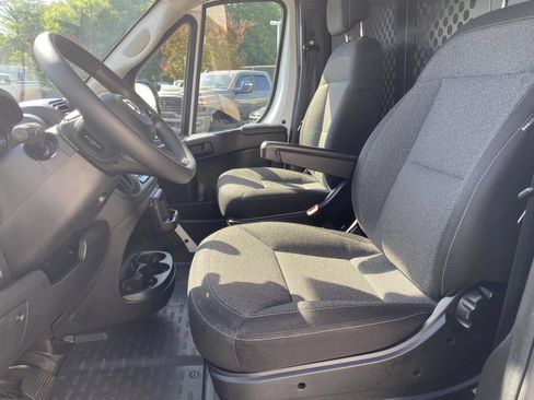 Used 2025 RAM ProMaster 2500 w/ U-Haul Equipment Group FWD image 16