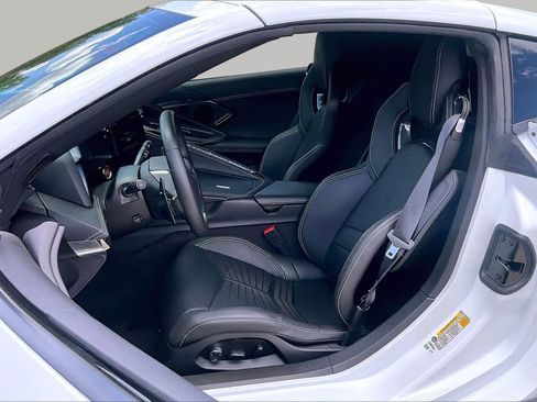 Used 2024 Chevrolet Corvette Z06 RWD image 7