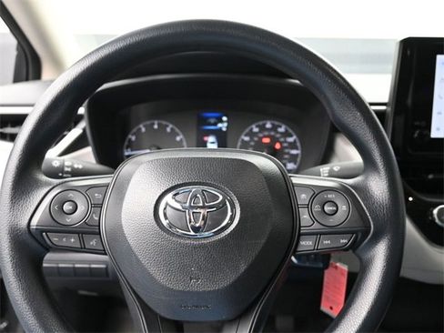 Used 2025 Toyota Corolla LE image 14