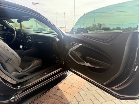 Used 2018 Chevrolet Camaro SS image 42