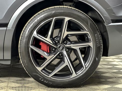 Used 2025 Audi SQ6 e-tron Premium Plus w/ Premium Plus image 25