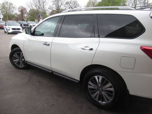 Used 2020 Nissan Pathfinder SV AWD/4WD image 13