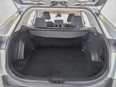 Used 2020 Toyota RAV4 XLE FWD image 17