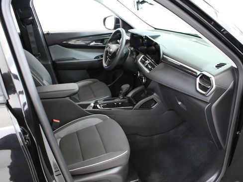 Certified 2025 Chevrolet TrailBlazer LT AWD/4WD image 26
