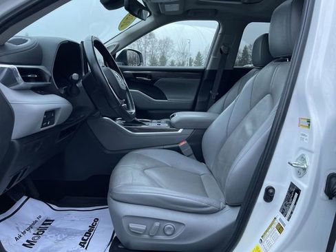 Used 2023 Toyota Highlander Limited image 20