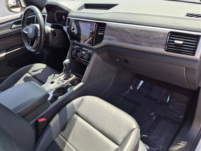 Used 2022 Volkswagen Atlas Cross Sport SE FWD image 21