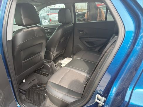 Used 2019 Chevrolet Trax LT w/ LT Convenience Package AWD/4WD image 3