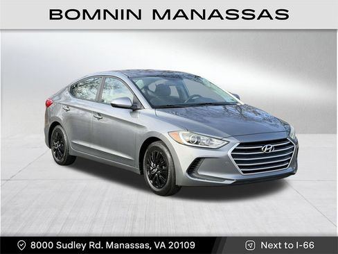 Used 2017 Hyundai Elantra SE image 1