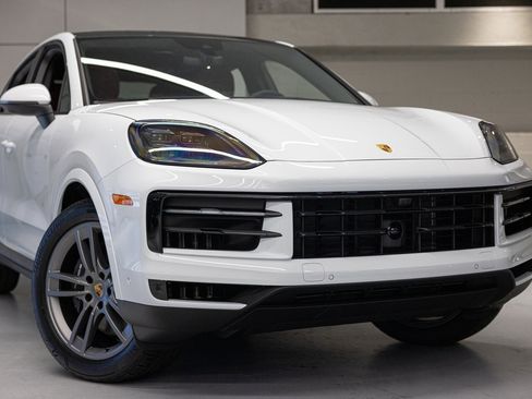 New 2024 Porsche Cayenne Coupe image 6
