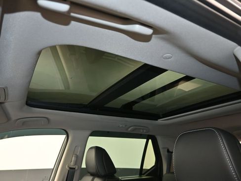 Certified 2023 Honda Pilot Touring image 24