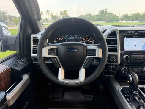 Used 2016 Ford F150 Lariat w/ Equipment Group 502A Luxury AWD/4WD image 13