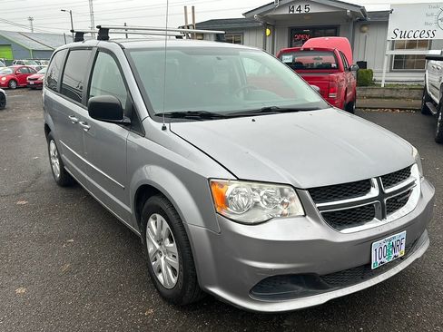 Used 2015 Dodge Grand Caravan SE w/ Quick Order Package 29E SE FWD image 8