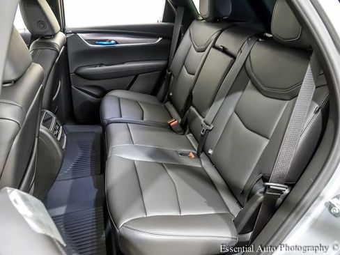 New 2026 Cadillac XT5 Luxury image 10