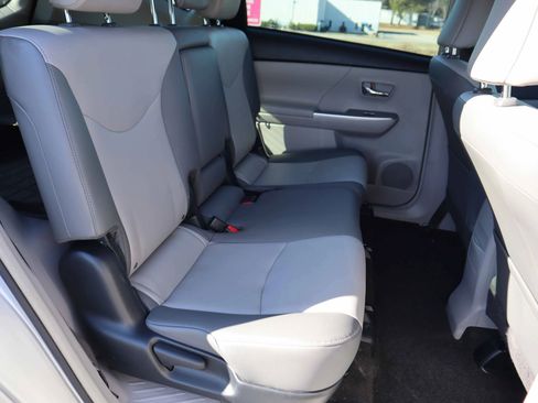 Used 2015 Toyota Prius V Four image 4