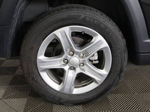 Used 2023 Jeep Compass Latitude w/ Sun and Sound Group AWD/4WD image 20