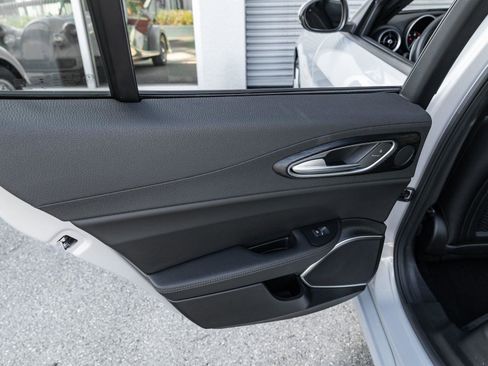 Used 2023 Alfa Romeo Giulia Sprint image 29