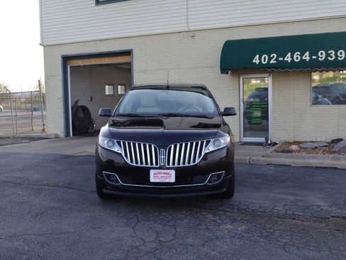 Used 2015 Lincoln MKX AWD w/ Equipment Group 102A image 2