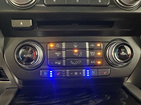 Used 2018 Ford F150 Platinum w/ Equipment Group 701A Luxury AWD/4WD image 33