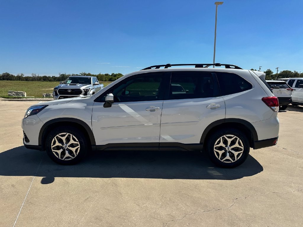 Used 2022 Subaru Forester Premium w/ Popular Package #2 AWD/4WD image 6