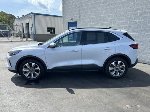 Used 2025 Ford Escape Platinum AWD/4WD image 4