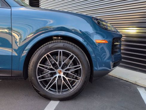 Certified 2026 Porsche Cayenne AWD/4WD image 11