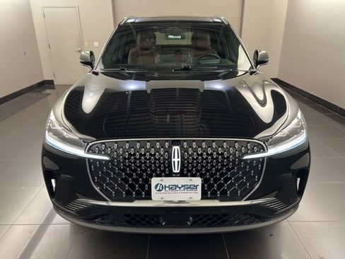 Used 2025 Lincoln Aviator Reserve w/ Equipment Group 201A image 2