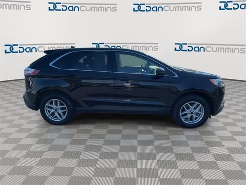 Used 2023 Ford Edge SEL image 9