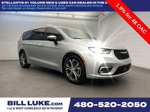 New 2026 Chrysler Pacifica Pinnacle w/ Trailer Tow Group FWD image 1