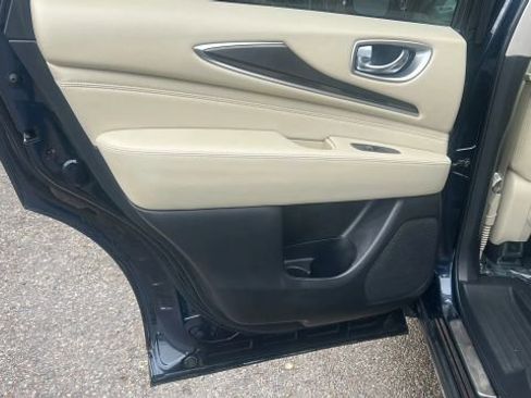 Used 2019 INFINITI QX60 Luxe w/ Essential Package image 12