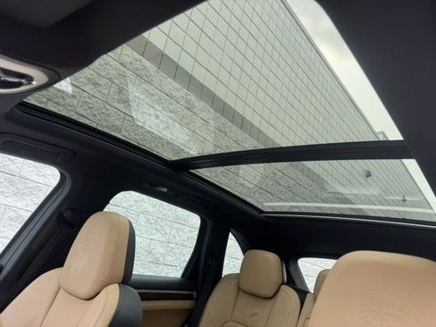 Used 2014 Porsche Cayenne Platinum Edition w/ Walnut Interior Package AWD/4WD image 24
