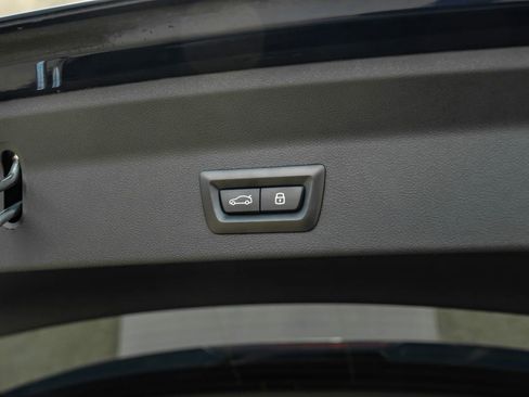 Used 2023 BMW X3 sDrive30i w/ M Sport Package RWD image 57