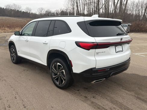 Used 2025 Buick Enclave Sport Touring image 3