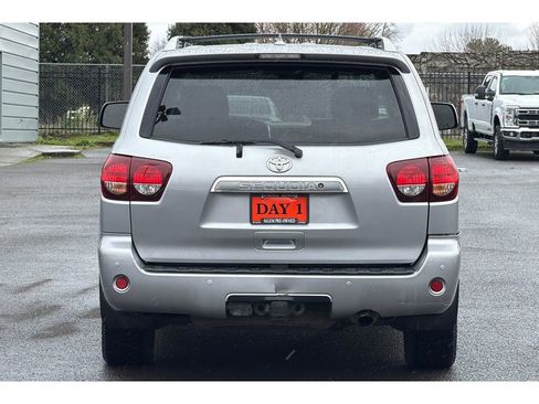 Used 2019 Toyota Sequoia Limited w/ Safety & Convenience Package image 6