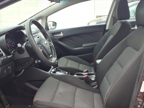 Used 2017 Kia Forte LX image 8